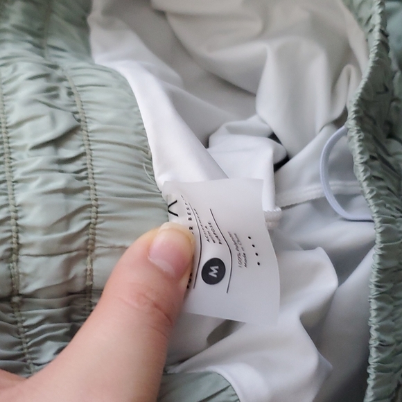 ACTA high waisted running shorts. - Picture 6 of 13